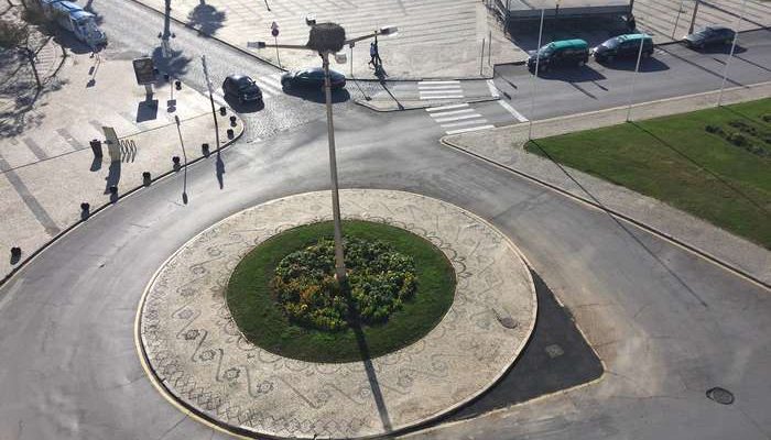 Faro reordena o trânsito na Praça Francisco Gomes