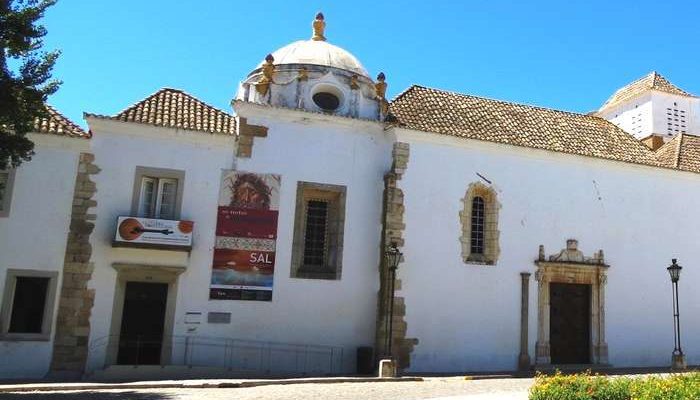 Museu Municipal de Faro no antigo convento de Nossa Senhora da Assunção