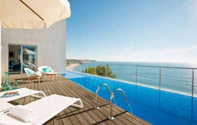 Os 10 hotéis de praia no Algarve eleitos pelo trivago