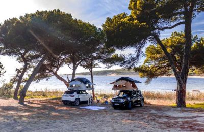 A Hertz anuncia a chegada do seu serviço "Campers", a Faro e Porto, um serviço de aluguer de viaturas com tendas instaladas no tejadilho dos modelos Compass e Renegade, em parceria com a Jeep, reforçando a expansão deste serviço com novos pontos de rede e de acesso ao público.