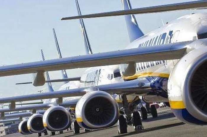 A Ryanair anuncia o reforçar de voos para o Algarve