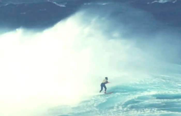 Michelle des Bouillons surfou a onda grande da Baixa da Viola